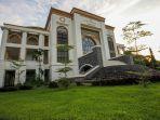 salah-satu-gedung-di-kampus-universitas-islam-negeri-uin-alauddin-makassar.jpg