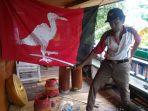 salah-satu-gerakan-tarian-kondo-buleng-yang-diperagakan-oleh-abdul-rauf.jpg