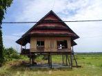 salah-satu-rumah-di-kawasan-rumah-adat-atakkae-sengkang.jpg