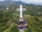 salib-raksasa-yang-berada-di-toraja-utara-terekam-kamera-drone-tribun-timur-rabu-271020212.jpg