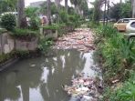 sampah-berkumpul-bisa-di-selokan_20170112_202935.jpg