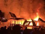 satu-rumah-panggung-di-desa-leppangang-pinrang-terbakar.jpg