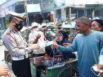 satuan-lalulintas-polres-majene-membagikan-masker-gratis-kepada-tukang-becak.jpg