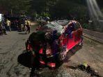 sebuah-mobil-city-car-merah-mengalami-kecelakaan-tunggal-di-jl-pengayoman.jpg