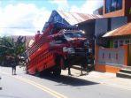 sebuah-truk-ekspedisi-standing-di-jl-tritura-makale-tana-toraja-senin-1052021.jpg
