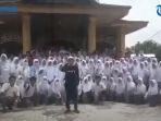sebuah-video-memperlihatkan-sejumlah-remaja-berpakaian-seragam-sma.jpg