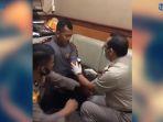 sebuah-video-seorang-polisi-yang-ketakutan-saat-disuntik-beredar-di-jagat-maya.jpg