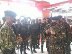 sejumlah-prajurit-batalyon-armed-36-kostrad-memasuki-markas-brimob-polda-sulsel.jpg