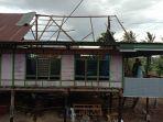 sejumlah-rumah-rusak-akibat-angin-kencang-di-desa-kessing-soppeng.jpg