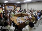 sekolah-cinta-yang-diselenggarakan-di-kantor_20160426_160554.jpg