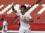 seleberasi-ferdinand-sinaga-saat-menjebloskan-gol-ke.jpg