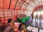 sidang-disiplin-tiga-anggota-polresta-mamuju-ditenda-darurat-depan-mapolresta.jpg