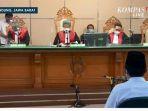 sidang-vonis-terdakwa-rudapaksa-13-santri-herry-wirawan-selasa-1522022.jpg