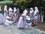 siswa-smpn-1-pangkajene-belajar-matematika_20160223_174511.jpg