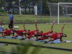 skuad-psm-makassar-melakoni-latihan-di-lapangan-g-kompleks-gbk.jpg