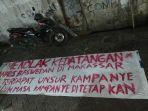 spanduk-tolak-Anies-Baswedan-beredar-jelang-ke-mks.jpg