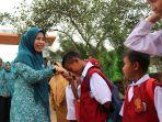 sri-dewi-yanti-melakukan.jpg