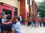 suasana-di-luar-kantor-pengadilan-negeri-pangkajene.jpg