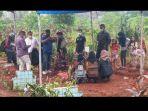 suasana-makam-va-dan-bibi.jpg