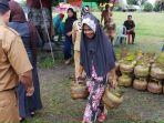 suasana-operasi-pasar-elpiji-3-kg-di-lapangan-datuk-sulaiman.jpg