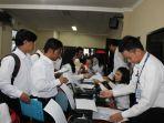 suasana-pengukuran-tinggi-badan-dan-verifikasi-berkas-asli-cpns-kemenkumham-sulbar.jpg