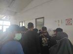 suasana-penumpang-antri-untuk-tes-rapid-anti-gen-di-pelabuhan-bajoe-selasa-18-mei.jpg