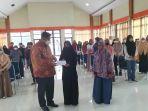 suasana-penyerahan-kip-kepada-159-mahasiswa-di-maros.jpg