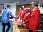 suasana-penyerahan-sk-58-cpns-unhas-oleh-prof-dr-dwia.jpg