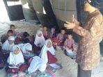 suasana-proses-belajar-mengajar-sd-nomor-44-bantaulu.jpg