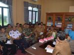 suasana-rapat-persiapan-pemberangkatan-jamaah_20180716_150748.jpg