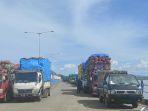 suasana-sebelum-pemberangkatan-kapal-di-pelabuhan-bajoe-kabupaten-bone.jpg
