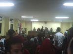 suasana-sidang-saat-para-terdakwa-kasus-dugaan-penyalagunaan-dana-hibah-palopo.jpg
