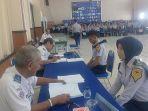 suasana-ujian-karya-tulis-ilmiah-dan-seminar-hasil-yang-diikuti-taruna-polimarim.jpg<pf>suasana-ujian-karya-tulis-ilmiah-dan-seminar-hasil-di-polimarim-ami-makassar.jpg<pf>suasana-ujian-karya-tulis-ilmiah-dan-seminar-hasil-yang-diikuti-taruna-taruni.jpg