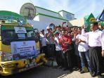 sulaiman-memberi-bantuan-bibit.jpg