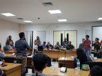 sulbar-bersama-sejumlah-mahasiswa-dari-bebe.jpg