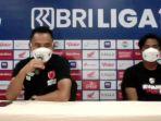 syamsuddin-batola-dan-pemain-psm-ilham-udin-armaiyn-saat-pre-match-press-conference.jpg