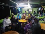 takyuddin-masse-bersama-fitriani-di-muara-galau-sinjai_20180606_213712.jpg