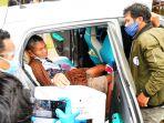 tamma-70-warga-rindingbatu-kecamatan-kesu-toraja-utara-nyoblos-dari-atas-mobil.jpg