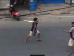 tangkapan-layar-video-viral-duel-benda-tajam-antara-nasrullah-dan-kahar.jpg