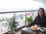 tea-and-coffe-sky-lounge-hotel-aerotel-smile-makassar_20151229_101825.jpg