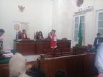 terdakwa-pembunuhan-yang-menewaskan-istrinya.jpg