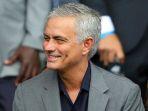 ternyata-jose-mourinho-pernah-sesumbar-ogah-melatih-tottenham-hotspurs-cinta-pendukung-chelsea.jpg