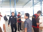 tim-kejari-memeriksa-kondisi-bangunan-pasar-panjalingang-bontoa_20180719_150756.jpg