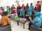 tim-pengerak-pkk-provinsi-sulawesi-selatan-bersama-ikaptk-menggelar-aksi-gebrak-masker.jpg