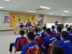 tim-soeratin-makassar-u-15-saat-resmi-dilepas-oleh-ketua-koni-makassar.jpg