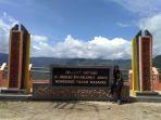tugu-selamat-datang-di-negeri-berselimut-awan-di-desa-rinding-allo-1.jpg