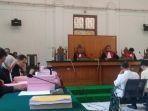 tujuh-terdakwa-korupsi-bimtek-enrekang-menjalani-sidang.jpg