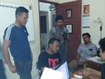 unit-reskrim-polsek-topoyo-mengamankan-muslimin-warga-desa-topoyo-mamuju-tengah_20180725_102513.jpg