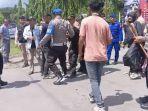 unjuk-rasa-Aliansi-masyarakat-simpatisan-Kassi-Buleng-di-Depan-Kantor-KPU-Sinjai.jpg