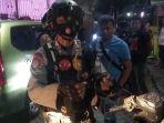 upcr-angngaru-polres-pelabuhan-makassar-mengamankan-lokasi-pertikaian-ayah-dan-anak.jpg